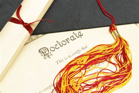 What is a Doctorate Degree in Education: Unraveling the Threads of Academic Prestige and Practical Wisdom